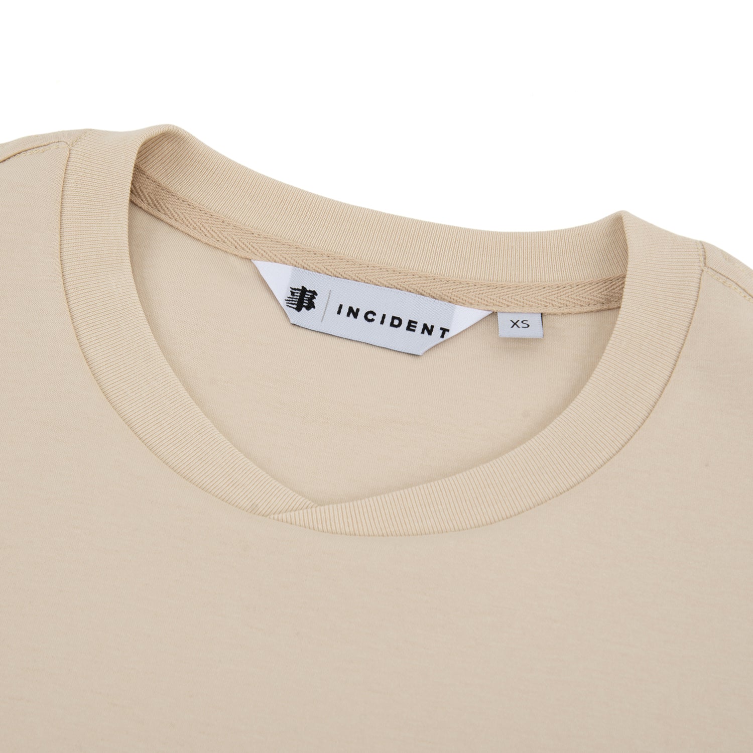 TSUMUGI KINU BĒJU TEE